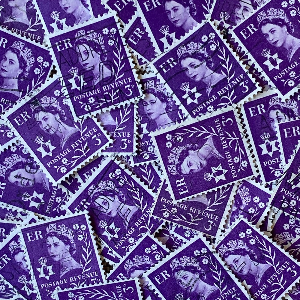 50 QEII Bust Postage Stamps wilding